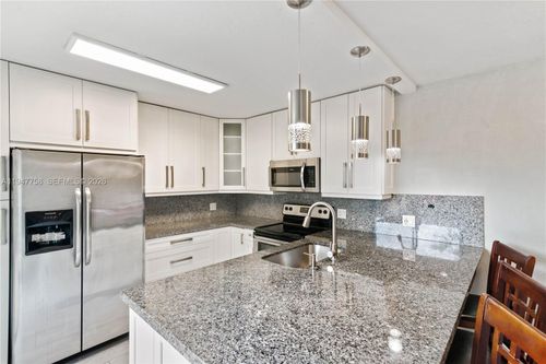 2588-2588 Garden Ct, Hollywood, FL, 33026-3655 | Card Image