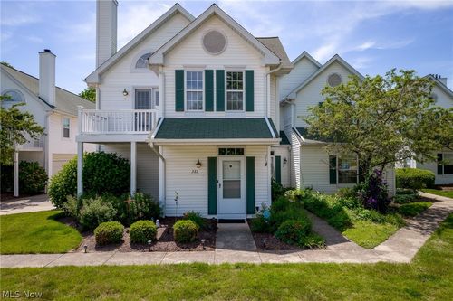282 Vista Cir, North Olmsted, OH, 44070-5712 | Card Image