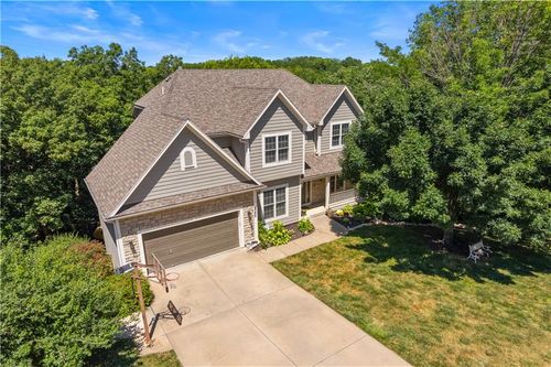 8386 Timber Trails Dr, De Soto, KS, 66018-7109 | Card Image