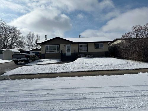2123 16 Ave, Didsbury, AB, T0M0K0 | Card Image