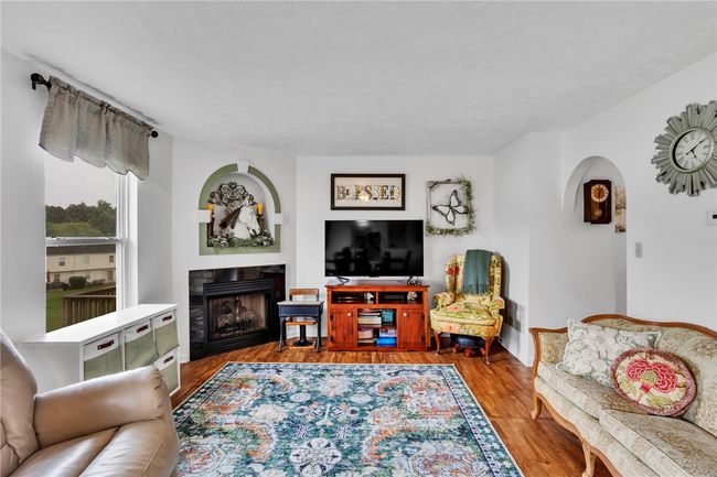 201 Manor View Dr, Townhouse with 3 bedrooms, 4 bathrooms and 2 parking in Manor PA | Image 11