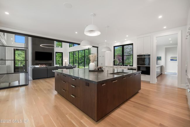31 Meadow Ln, House other with 6 bedrooms, 9 bathrooms and null parking in Greenwich CT | Image 12