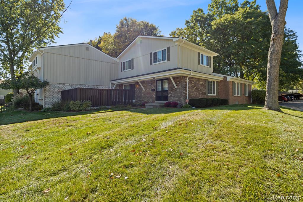 Wickham St, Royal Oak, MI 48073
