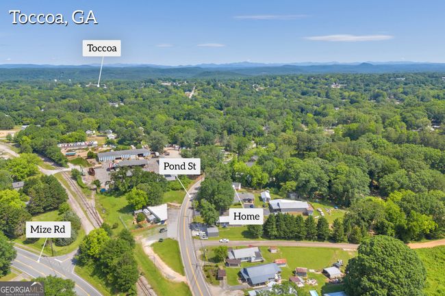 1037 S Pond St, House other with 3 bedrooms, 2 bathrooms and null parking in Toccoa GA | Image 44
