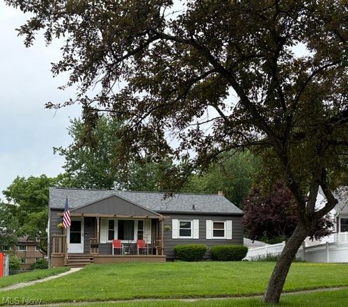 554 Highland Ave, Wadsworth, OH, 44281-1951 | Card Image