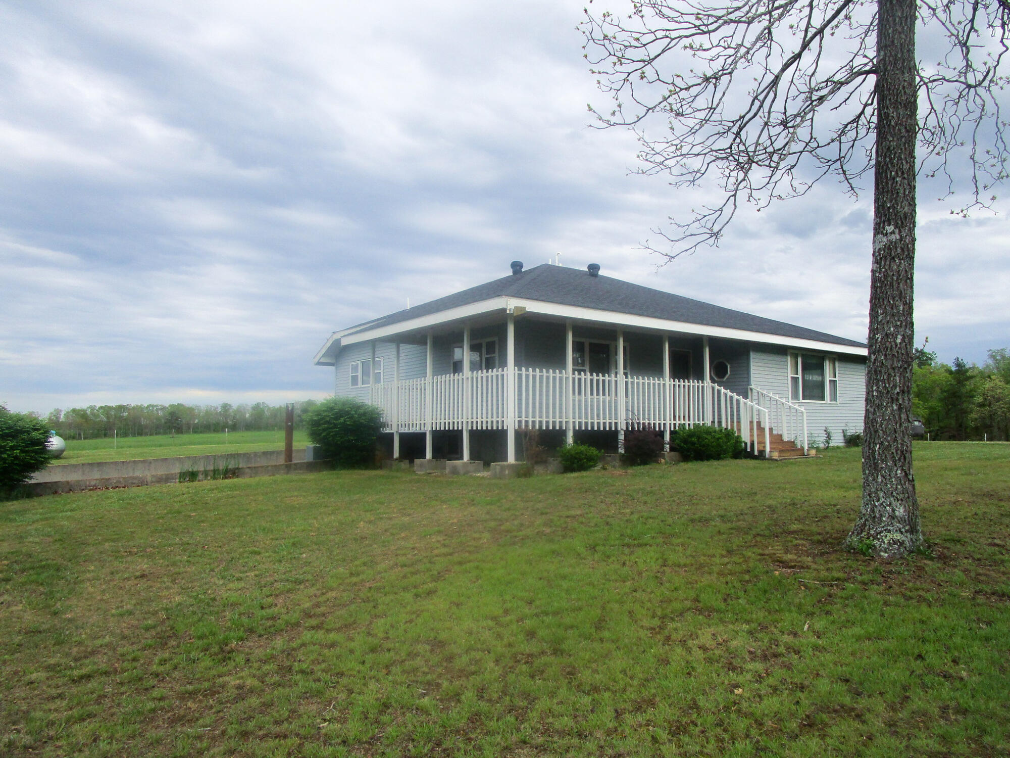 Roark Dr, Summersville, MO 65571