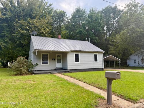 41 W Pecan St, Grenada, MS, 38901-4432 | Card Image