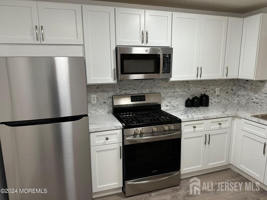 Residential Lease in Englishtown 3