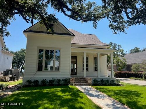 425 2nd St, Gulfport, MS, 39507-1018 | Card Image