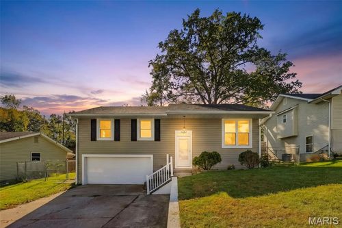 1406 Belleau Lake Dr, O Fallon, MO, 63366-3122 | Card Image