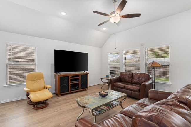 728 Clear Spring Ln, House other with 3 bedrooms, 2 bathrooms and 2 parking in Leander TX | Image 11