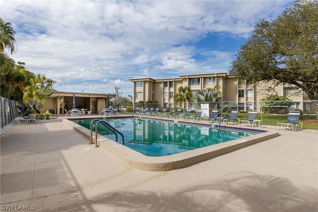 207 - 2244 Winkler Avenue, Condo with 2 bedrooms, 2 bathrooms and null parking in Fort Myers FL | Image 27