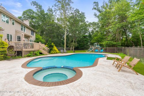 21 Old Queens Ct, Eatontown, NJ, 07724-2428 | Card Image