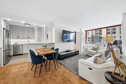 7e-474 48th Ave, Long Island City, NY, 11109-5609 | Card Image