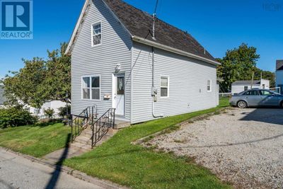 10 Store St, House other with 3 bedrooms, 2 bathrooms and null parking in Yarmouth NS | Image 3