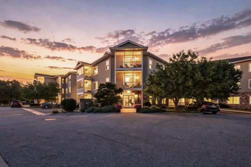 307-110696 Village Rd, Chaska, MN, 55318-1412 | Card Image