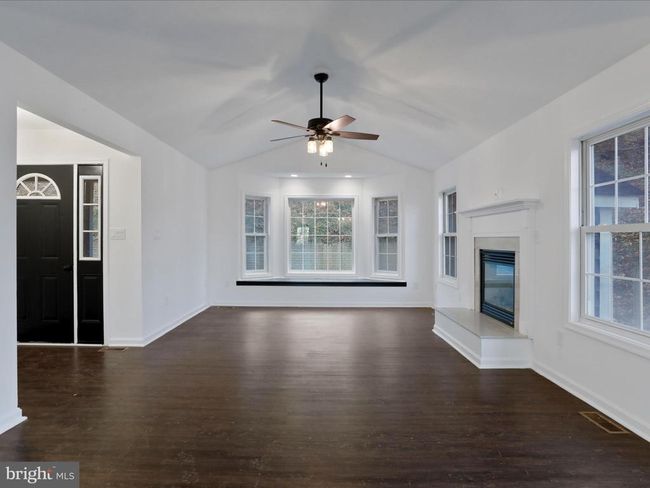 689 Windy Way, House other with 3 bedrooms, 2 bathrooms and null parking in FRONT ROYAL VA | Image 6