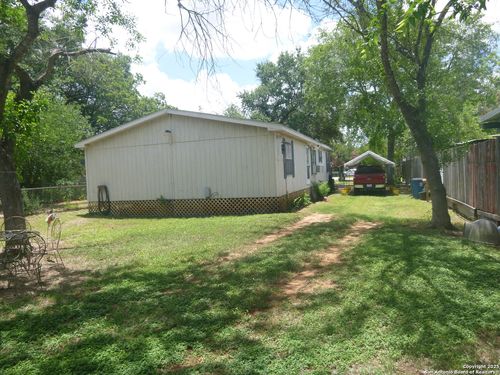 1121 Plum St, Floresville, TX, 78114-1727 | Card Image