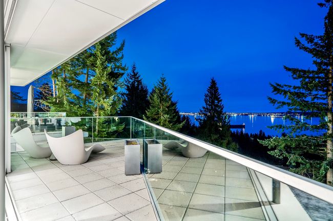 4249a Rockbank Place, House other with 3 bedrooms, 4 bathrooms and 4 parking in West Vancouver BC | Image 12