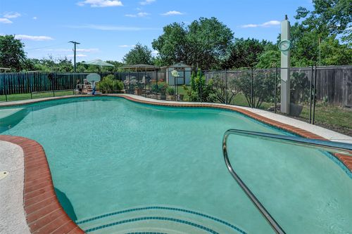 1645 Jerusalem Dr, Round Rock, TX, 78664-8621 | Card Image