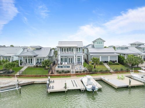 125 Reserve Ln, Rockport, TX, 78382-8016 | Card Image