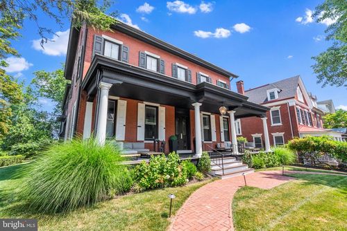 305 S Walnut St, WEST CHESTER, PA, 19382-3774 | Card Image