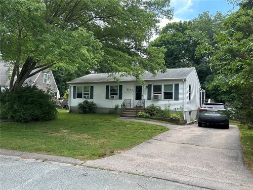 28 Karee Ct, South Kingstown, RI, 02879-2349 | Card Image