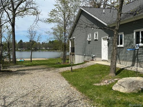 4463 Sunset Dr, Attica, MI, 48412-9514 | Card Image