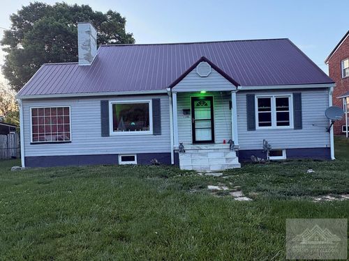 1106 James St, Bluefield, WV, 24701-4536 | Card Image