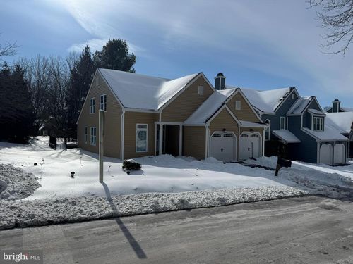 11 Killdeer Ln, DOWNINGTOWN, PA, 19335-1892 | Card Image