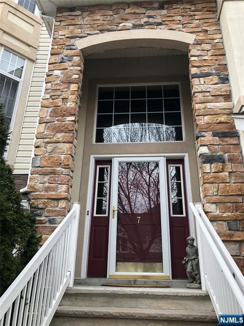 7 Cobblestone Ct, Oakland, NJ, 07436-2319 | Card Image