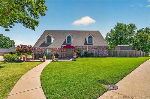 6700 Se Quail Ridge Rd, Bartlesville, OK, 74006-8026 | Card Image