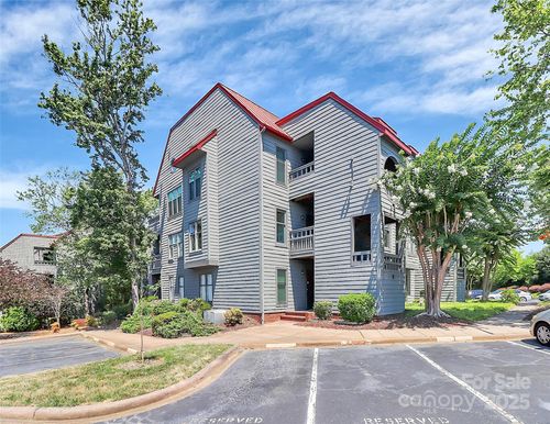 unit-39-9035 J M Keynes Dr, Charlotte, NC, 28262-8446 | Card Image