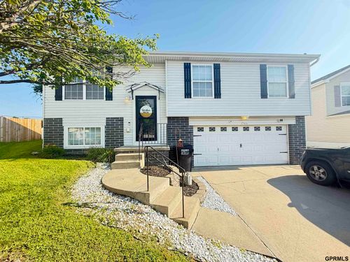 17906 Gertrude Circle, Omaha, NE, 68136 | Card Image