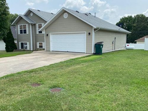 103 Penzance St, Monett, MO, 65708-1075 | Card Image