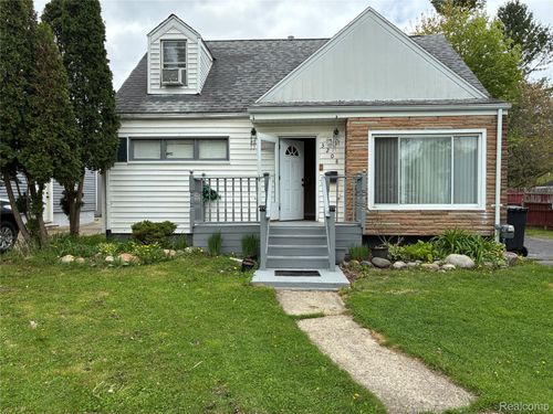 3208 Comanche Ave, Flint, MI, 48507-4311 | Card Image