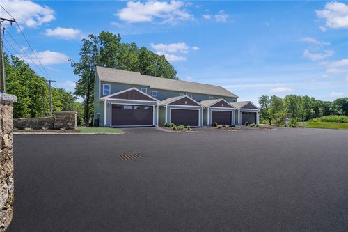 4 Trinity Pkwy, Providence, RI, 02908-1931 | Card Image