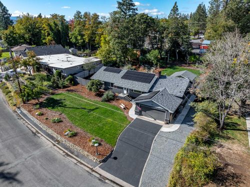 740 Nw Kinney St, Grants Pass, OR, 97526-1551 | Card Image