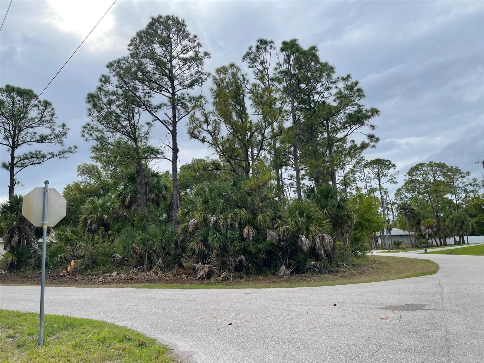 Land in NORTH PORT