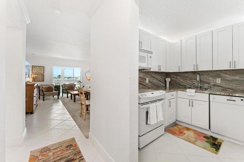 403-2669 Garden Dr S, Lake Worth, FL, 33461-6276 | Card Image