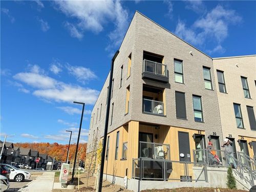 32 Urbane Blvd, Kitchener, ON, N2E0J4 | Card Image