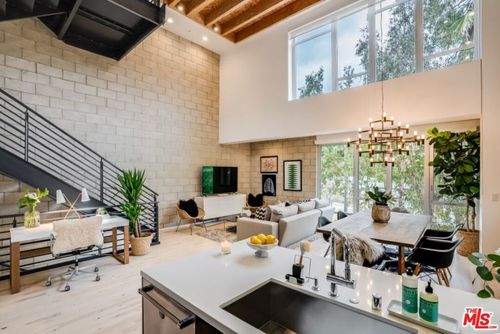 unit-101-3450 Cahuenga Blvd W, Los Angeles, CA, 90068-1352 | Card Image