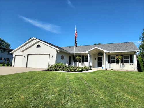 1004 Stonebridge Drive, Howards Grove, WI, 53083 | Card Image