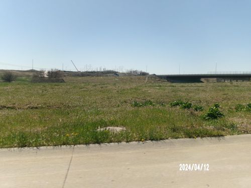 18451 Greenleaf St, Omaha, NE, 68136-1674 | Card Image