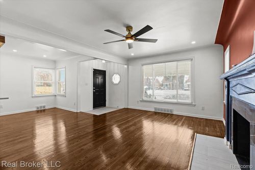 16866 Harlow St, Detroit, MI, 48235-3342 | Card Image