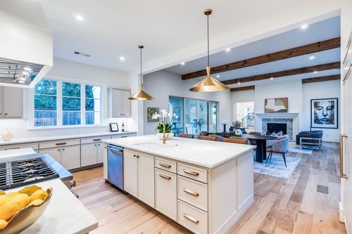 3935 Hawick Ln, Dallas, TX, 75220-5018 | Card Image