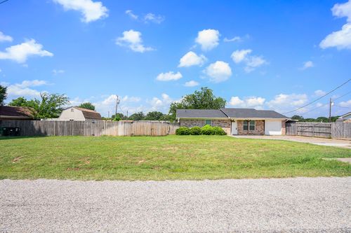 826 Meadowlark Cir, Granbury, TX, 76049-8132 | Card Image