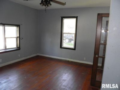 205 S 1 St Street, House other with 2 bedrooms, 1 bathrooms and null parking in Long Grove IA | Image 3