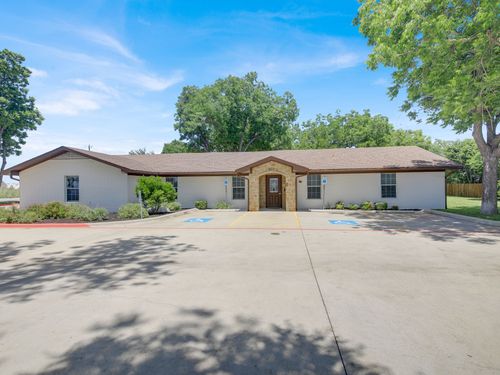 404 Carlos G Parker Boulevard Nw, Taylor, TX, 76574 | Card Image