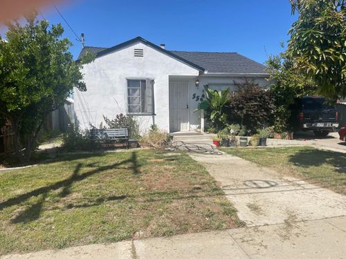 559 S Veach Ave, Manteca, CA, 95337-5443 | Card Image